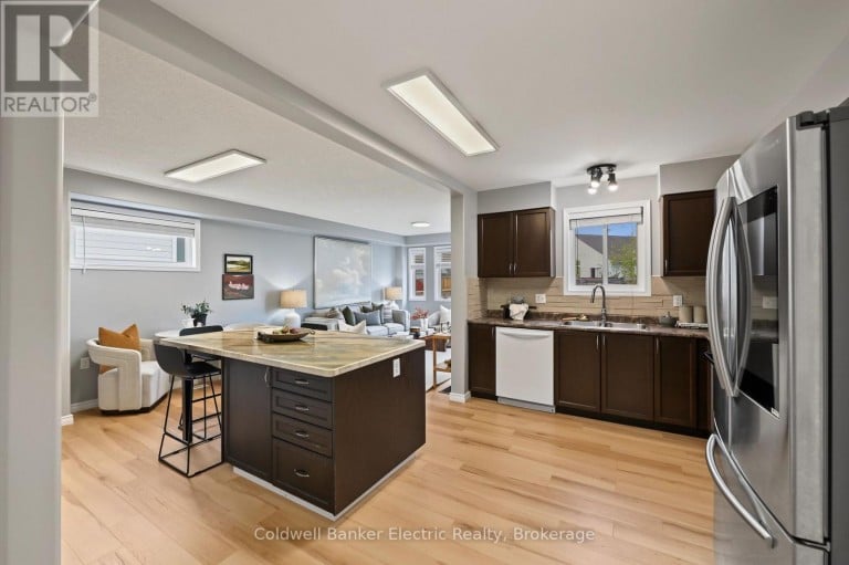 2334 MARSDALE DRIVE, Peterborough (Ashburnham Ward 4), Ontario, K9L0B7