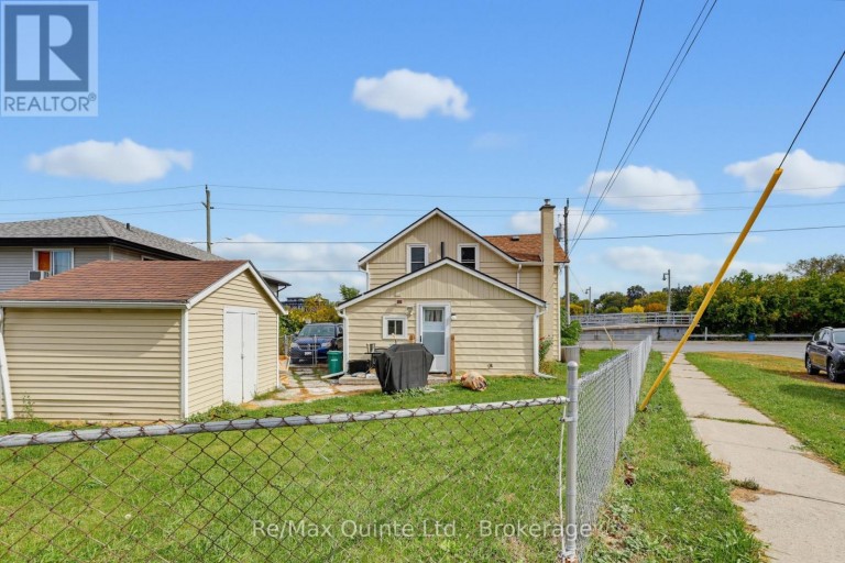 84 MOIRA STREET E, Belleville (Belleville Ward), Ontario, K8P2S4