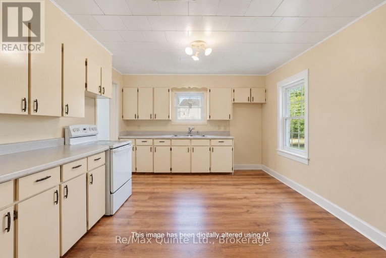 84 MOIRA STREET E, Belleville (Belleville Ward), Ontario, K8P2S4