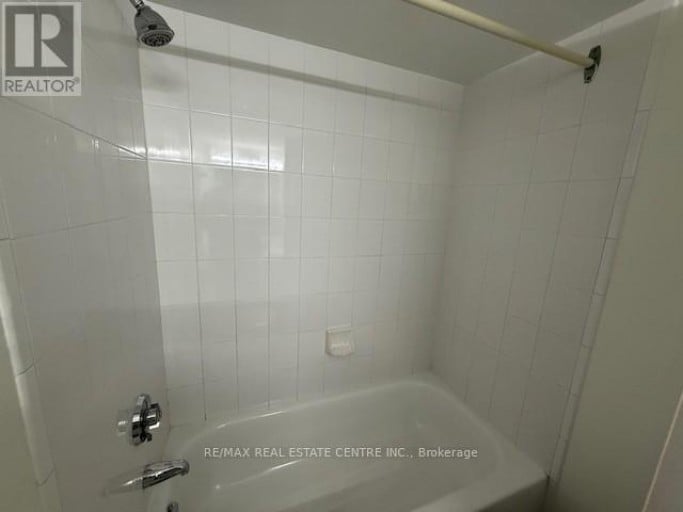 411 - 350 WEBB DRIVE, Mississauga (City Centre), Ontario, L5B3W4