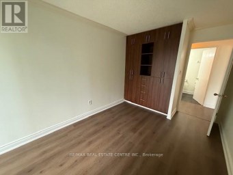 411 - 350 WEBB DRIVE Mississauga (City Centre) Ontario photo 12