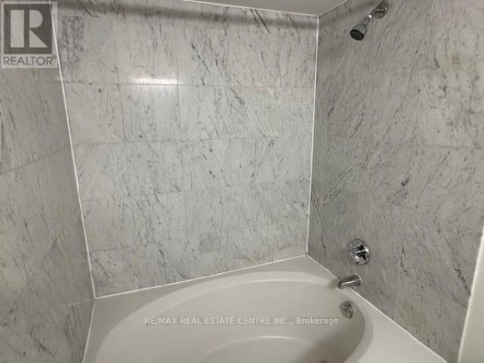 411 - 350 WEBB DRIVE, Mississauga (City Centre), Ontario, L5B3W4