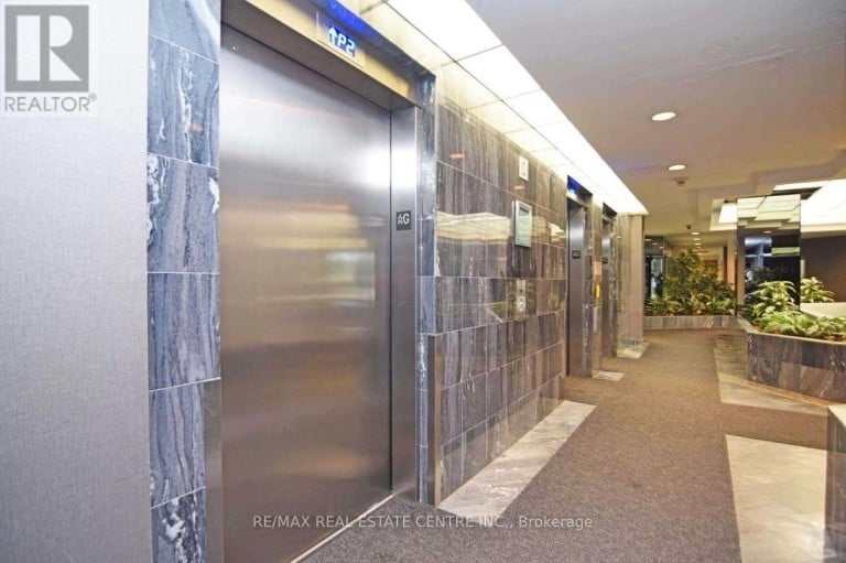 411 - 350 WEBB DRIVE, Mississauga (City Centre), Ontario, L5B3W4