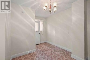 1217 TRAFALGAR STREET London East (East M) Ontario photo 11