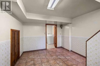 1217 TRAFALGAR STREET London East (East M) Ontario photo 22