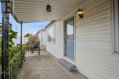 1217 TRAFALGAR STREET London East (East M) Ontario photo 5