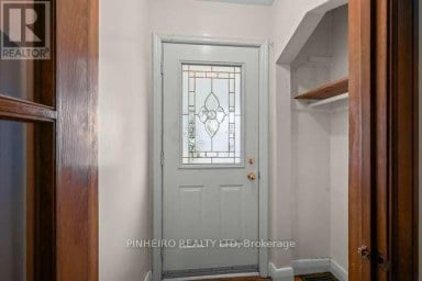 1217 TRAFALGAR STREET London East (East M) Ontario photo 6