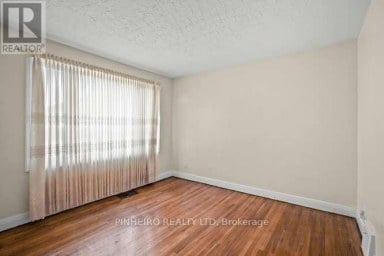 1217 TRAFALGAR STREET London East (East M) Ontario photo 8