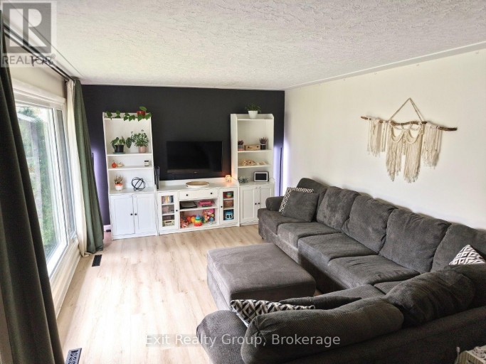 42 THIRD AVENUE, Quinte West (Trenton Ward), Ontario, K8V5N2