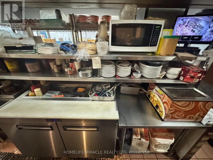 165 THE QUEENSWAY, Toronto (Stonegate-Queensway), Ontario, M8Y1H8