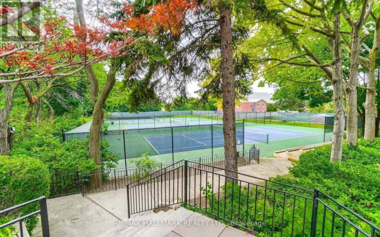301 - 2010 ISLINGTON AVENUE, Toronto (Kingsview Village-The Westway), Ontario, M9P3S8