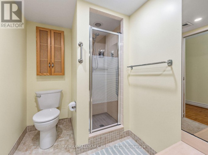 301 - 2010 ISLINGTON AVENUE, Toronto (Kingsview Village-The Westway), Ontario, M9P3S8