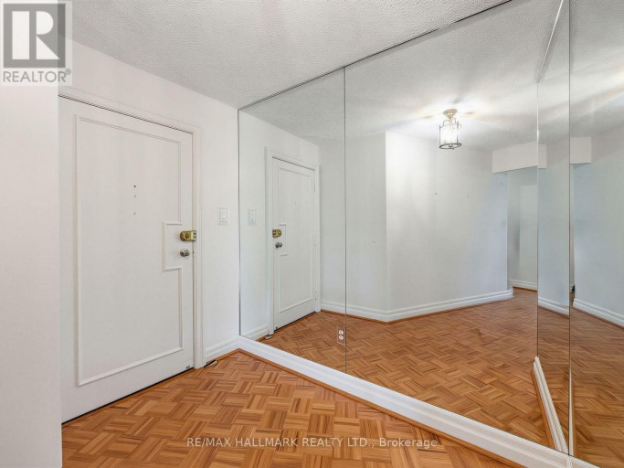 301 - 2010 ISLINGTON AVENUE, Toronto (Kingsview Village-The Westway), Ontario, M9P3S8
