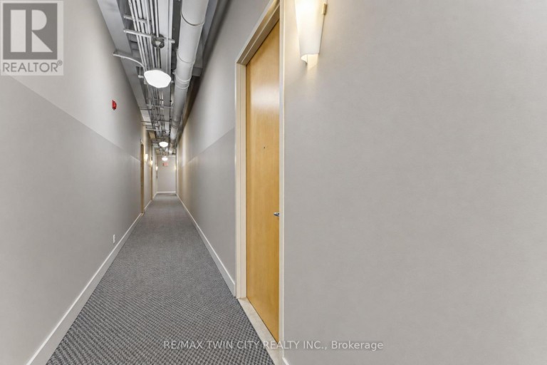 405 - 404 KING STREET W, Kitchener, Ontario, N2G2L5