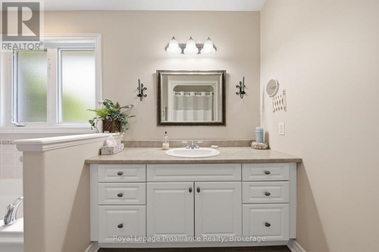 31 HURON DRIVE, Brighton, Ontario, K0K1H0