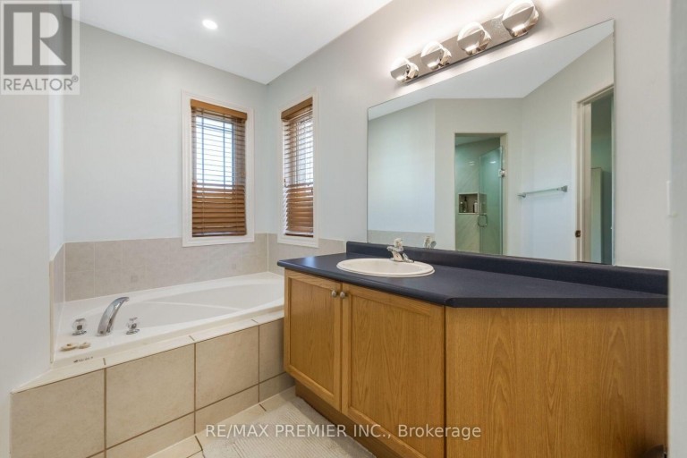 1268 NEWELL STREET, Milton (DE Dempsey), Ontario, L9T6C2