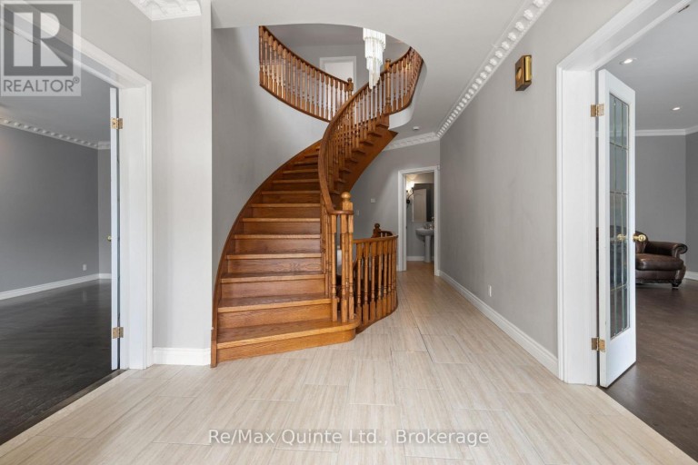 17 APPLEWOOD COURT, Quinte West (Trenton Ward), Ontario, K8V6J3