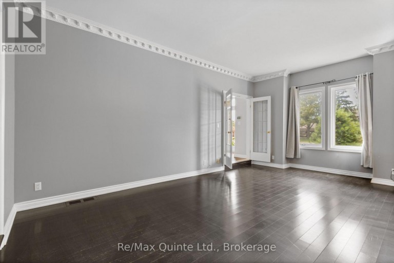 17 APPLEWOOD COURT, Quinte West (Trenton Ward), Ontario, K8V6J3