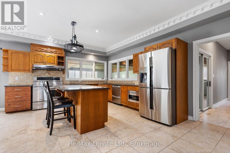 17 APPLEWOOD COURT, Quinte West (Trenton Ward), Ontario, K8V6J3