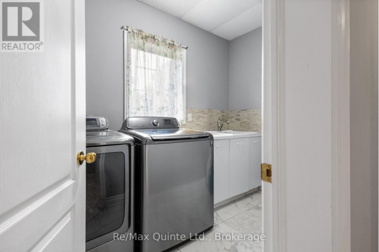 17 APPLEWOOD COURT, Quinte West (Trenton Ward), Ontario, K8V6J3