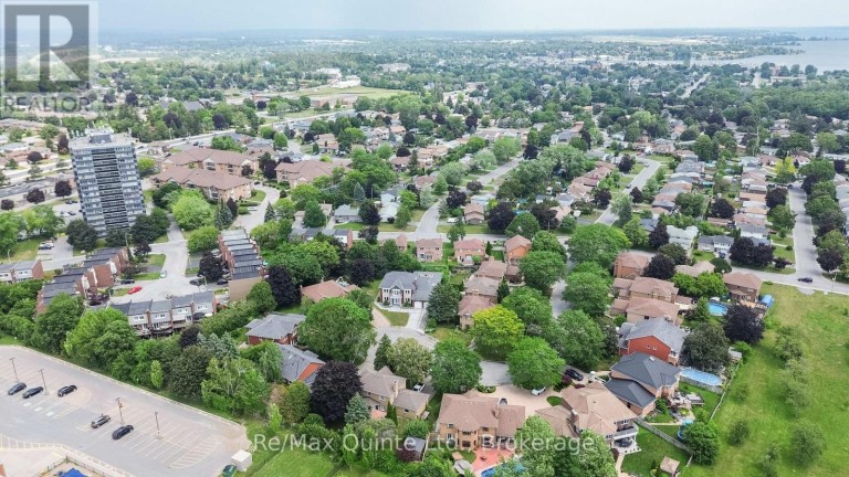 17 APPLEWOOD COURT, Quinte West (Trenton Ward), Ontario, K8V6J3