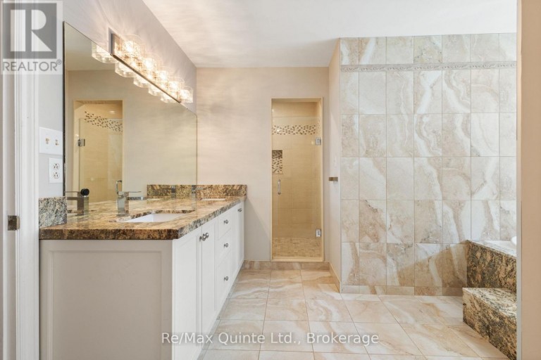 17 APPLEWOOD COURT, Quinte West (Trenton Ward), Ontario, K8V6J3
