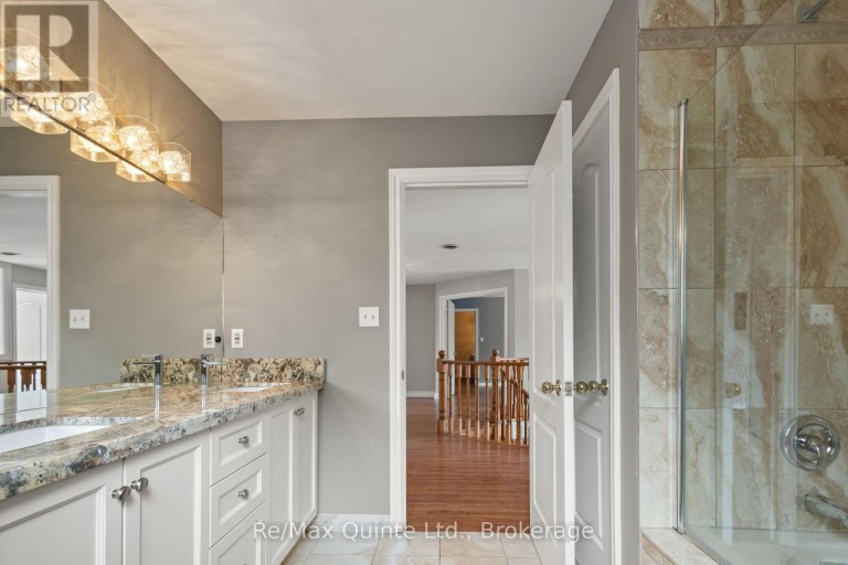 17 APPLEWOOD COURT, Quinte West (Trenton Ward), Ontario, K8V6J3
