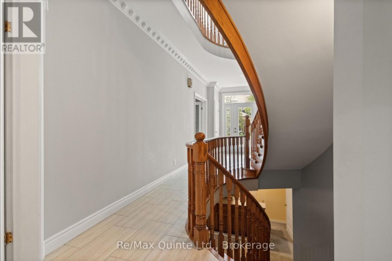 17 APPLEWOOD COURT, Quinte West (Trenton Ward), Ontario, K8V6J3