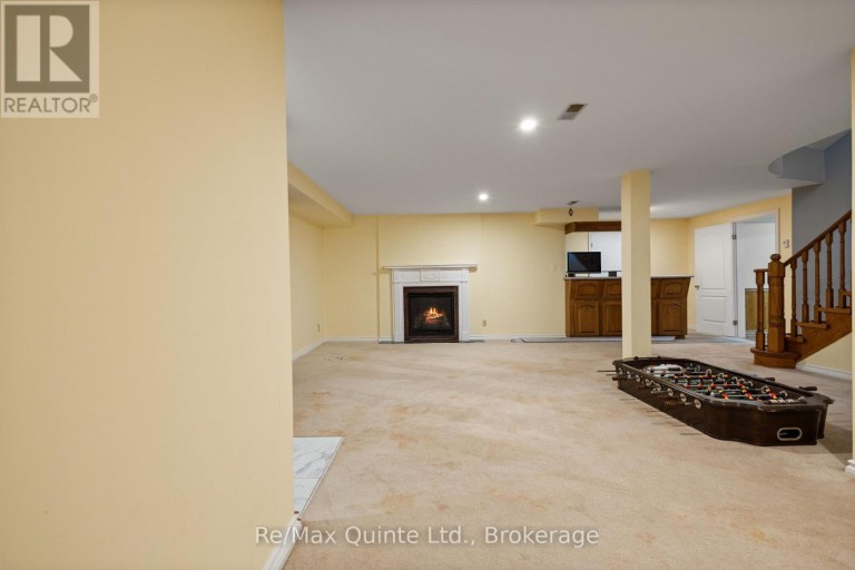 17 APPLEWOOD COURT, Quinte West (Trenton Ward), Ontario, K8V6J3