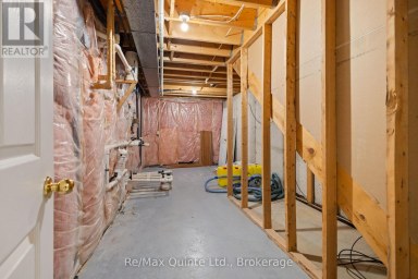 17 APPLEWOOD COURT Quinte West (Trenton Ward) Ontario photo 48