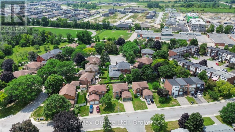 17 APPLEWOOD COURT, Quinte West (Trenton Ward), Ontario, K8V6J3