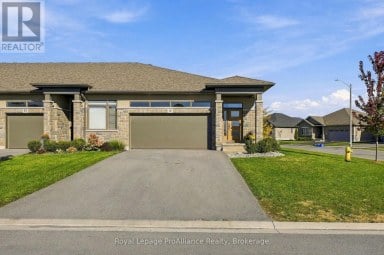 18 COVINGTON CRESCENT Belleville (Thurlow Ward) Ontario photo 1