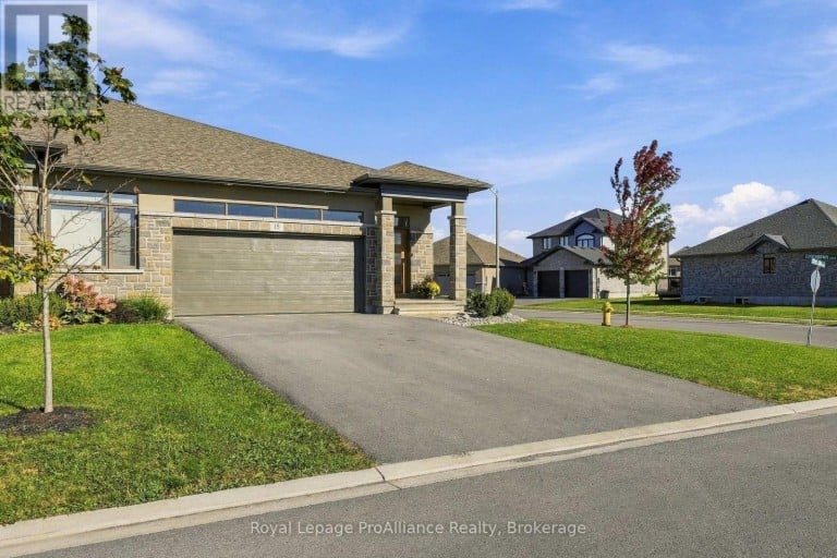 18 COVINGTON CRESCENT, Belleville (Thurlow Ward), Ontario, K8N0L1