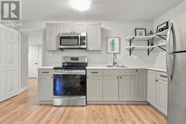 18 COVINGTON CRESCENT, Belleville (Thurlow Ward), Ontario, K8N0L1