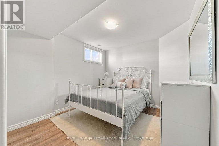 18 COVINGTON CRESCENT, Belleville (Thurlow Ward), Ontario, K8N0L1