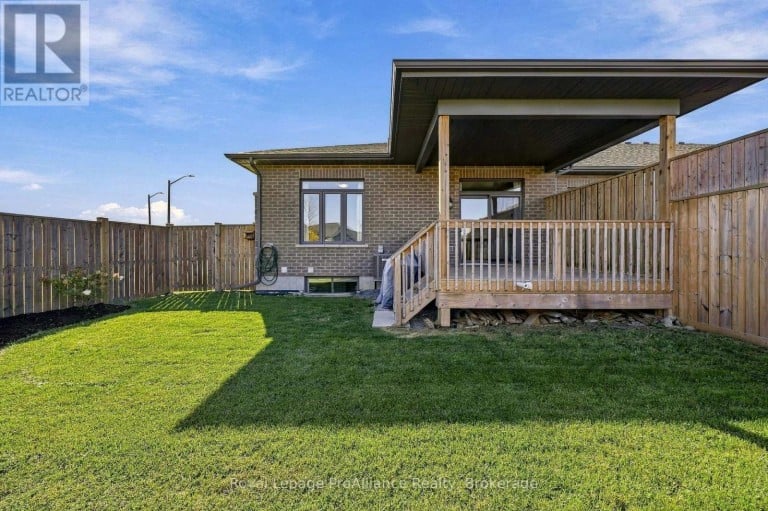 18 COVINGTON CRESCENT, Belleville (Thurlow Ward), Ontario, K8N0L1