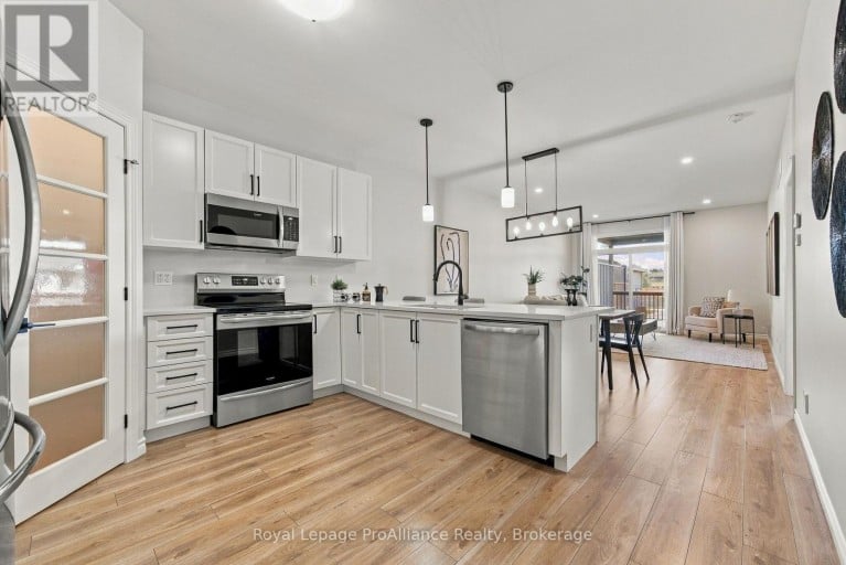 18 COVINGTON CRESCENT, Belleville (Thurlow Ward), Ontario, K8N0L1