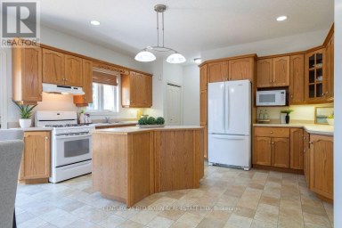 516 HARRIS CIRCLE Strathroy-Caradoc (NE) Ontario photo 6
