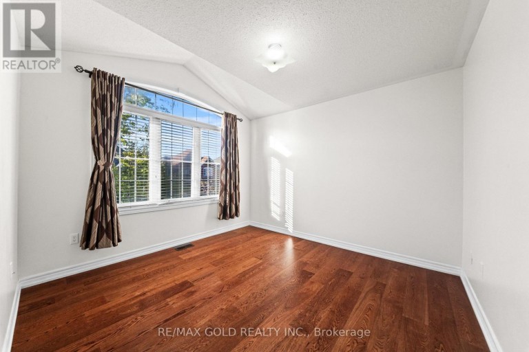 11 MAPLE VALLEY STREET, Brampton (Bram East), Ontario, L6P2E7