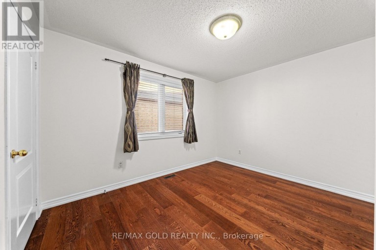 11 MAPLE VALLEY STREET, Brampton (Bram East), Ontario, L6P2E7
