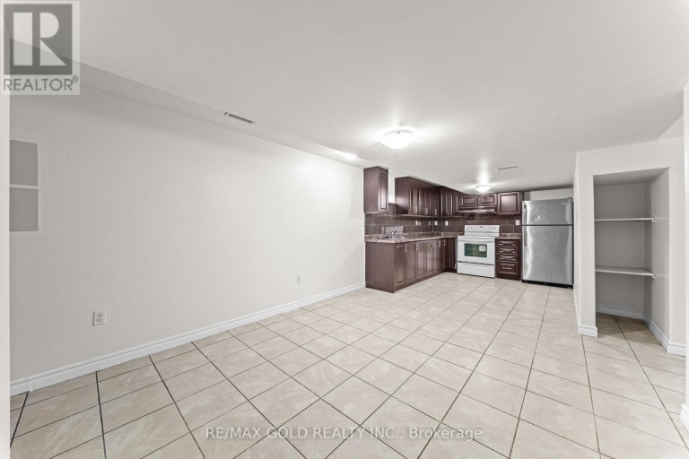 11 MAPLE VALLEY STREET, Brampton (Bram East), Ontario, L6P2E7