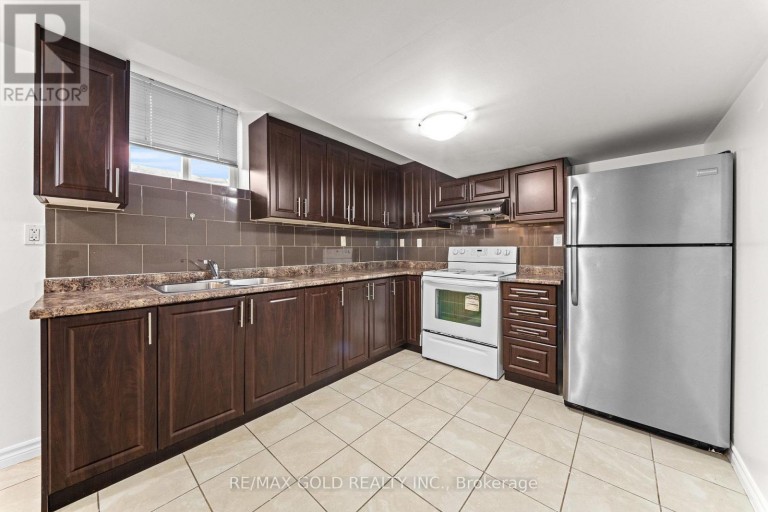 11 MAPLE VALLEY STREET, Brampton (Bram East), Ontario, L6P2E7