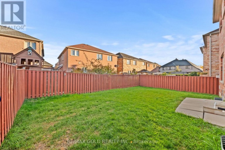 11 MAPLE VALLEY STREET, Brampton (Bram East), Ontario, L6P2E7