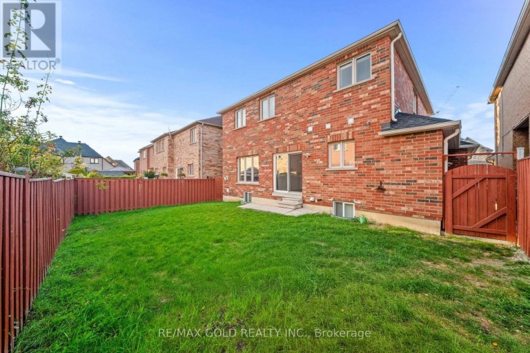 11 MAPLE VALLEY STREET, Brampton (Bram East), Ontario, L6P2E7