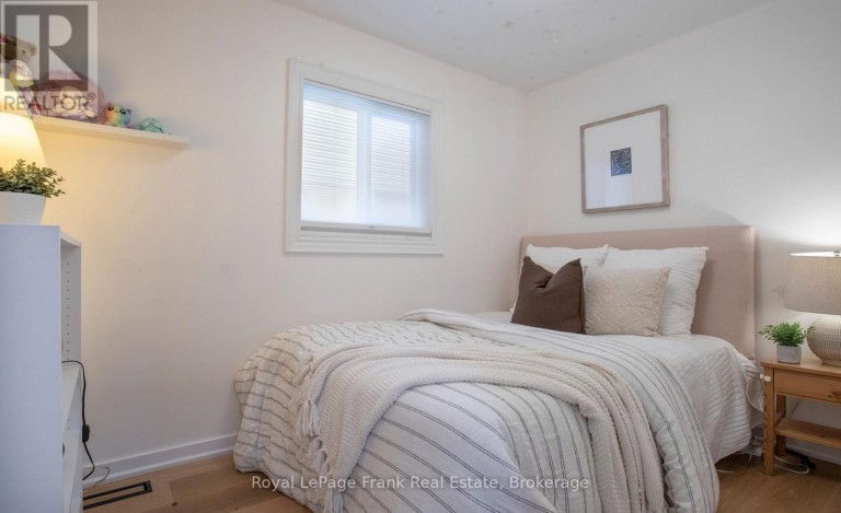 37 ANGUS DRIVE, Ajax (Central), Ontario, L1S5C4