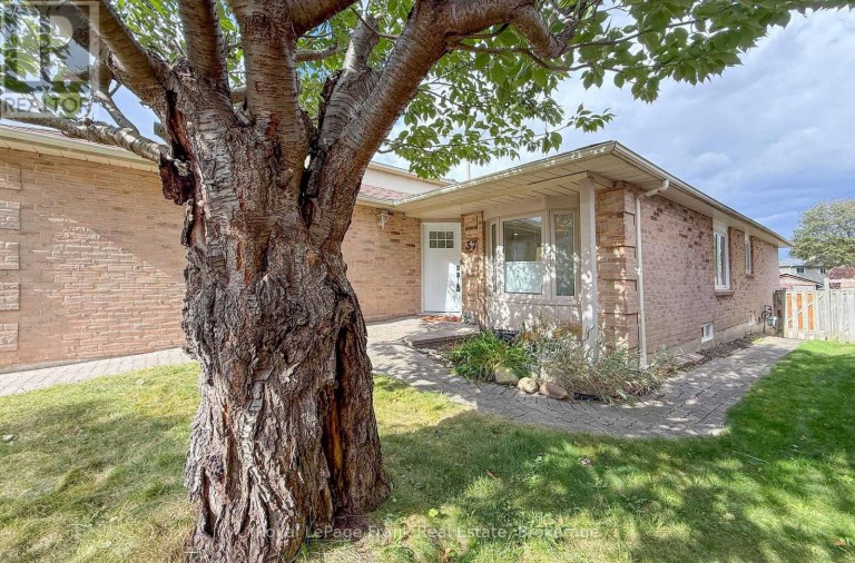 37 ANGUS DRIVE, Ajax (Central), Ontario, L1S5C4