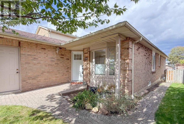 37 ANGUS DRIVE, Ajax (Central), Ontario, L1S5C4