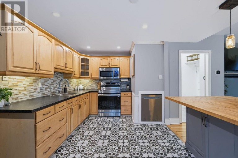196 PERRY STREET, Peterborough (Town Ward 3), Ontario, K9J2J2