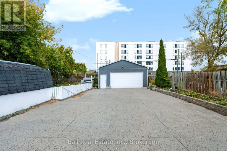 196 PERRY STREET, Peterborough (Town Ward 3), Ontario, K9J2J2