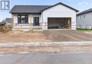 18 DURANT STREET Petawawa Ontario photo 1
